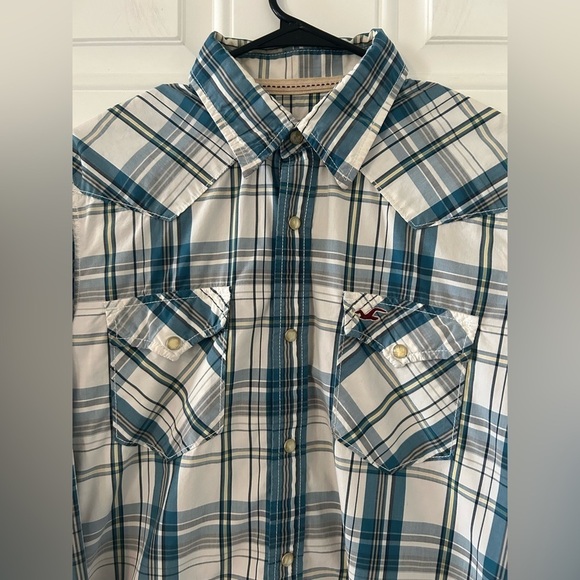 5/$25 Hollister men’s plaid pearl snap shirt size large - Picture 5 of 10